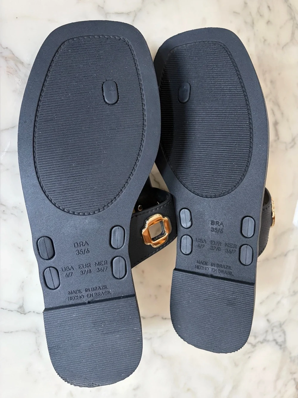 EUC LARROUDE Milan Grommet Synthetic Thong Flip Flop Sandal 37/38 6/7 Black/Gold